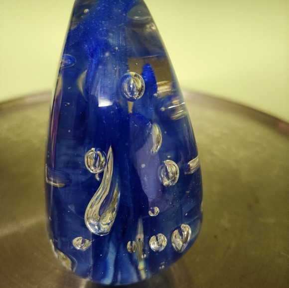 Beautiful Large Blue Paperweight with Bubbles in GUC - Picture 5 of 6